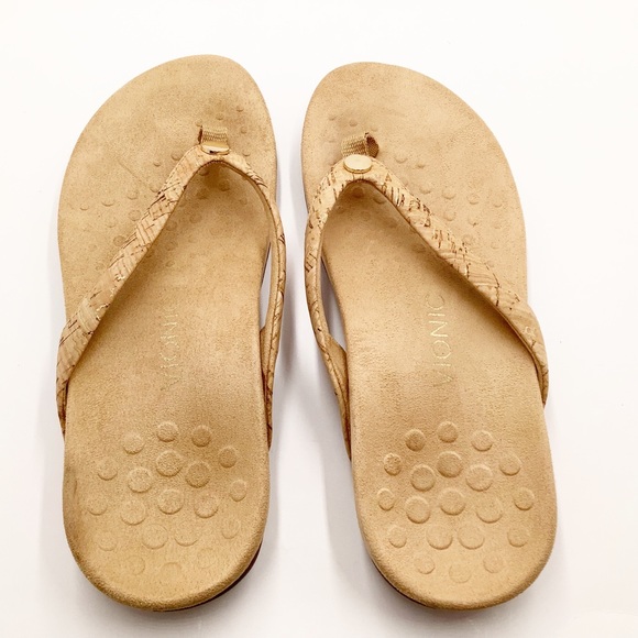{Vionic} Mona Cork Thong Sandals - Picture 3 of 6